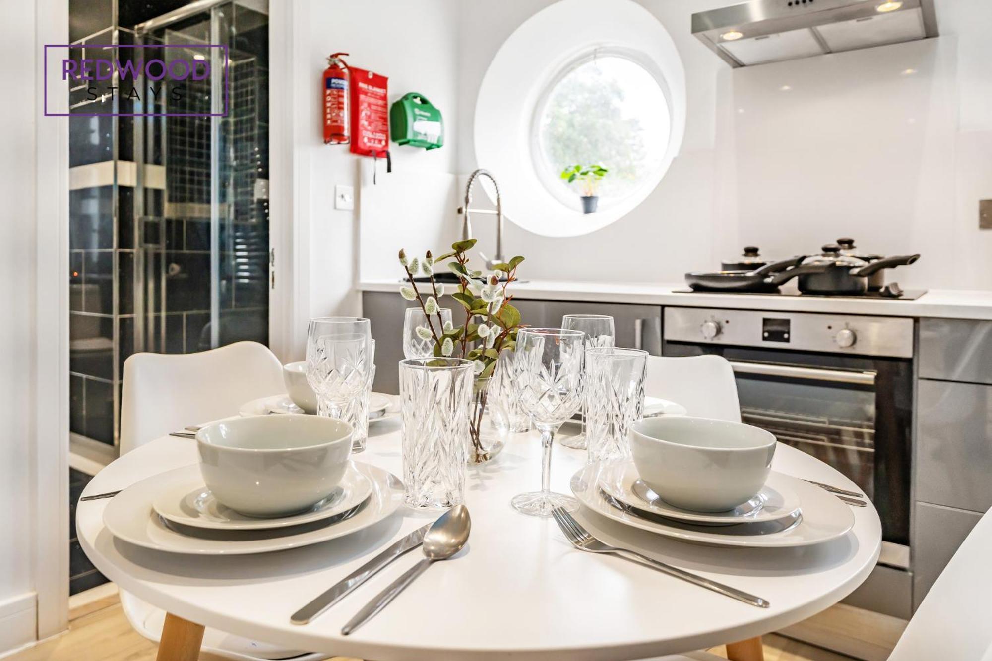 Brand New, 1 Bed 1 Bath, Modern Town Center Apartment, Netflix By Redwood Stays Aldershot Eksteriør billede
